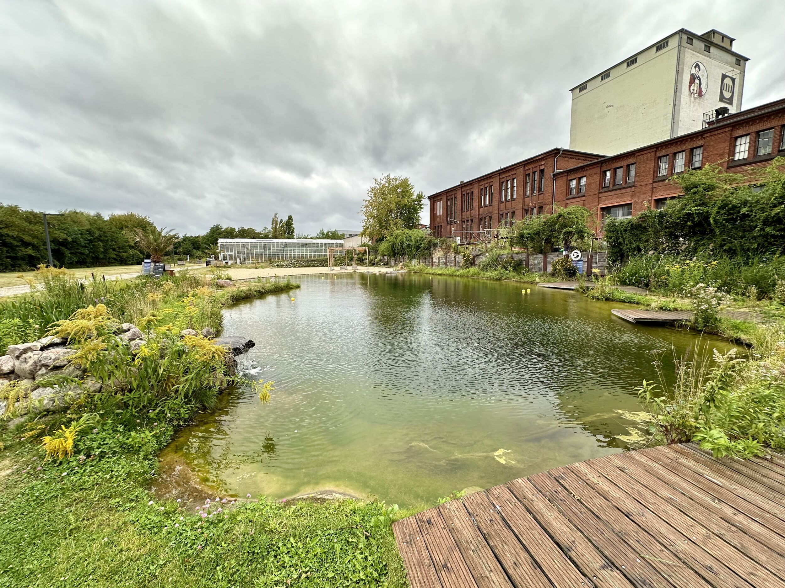 Malzfabrik im Regen